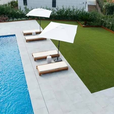 Chic Sur La Costa Brava